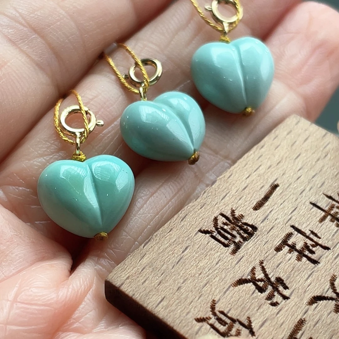 未镶嵌绿松石颈饰