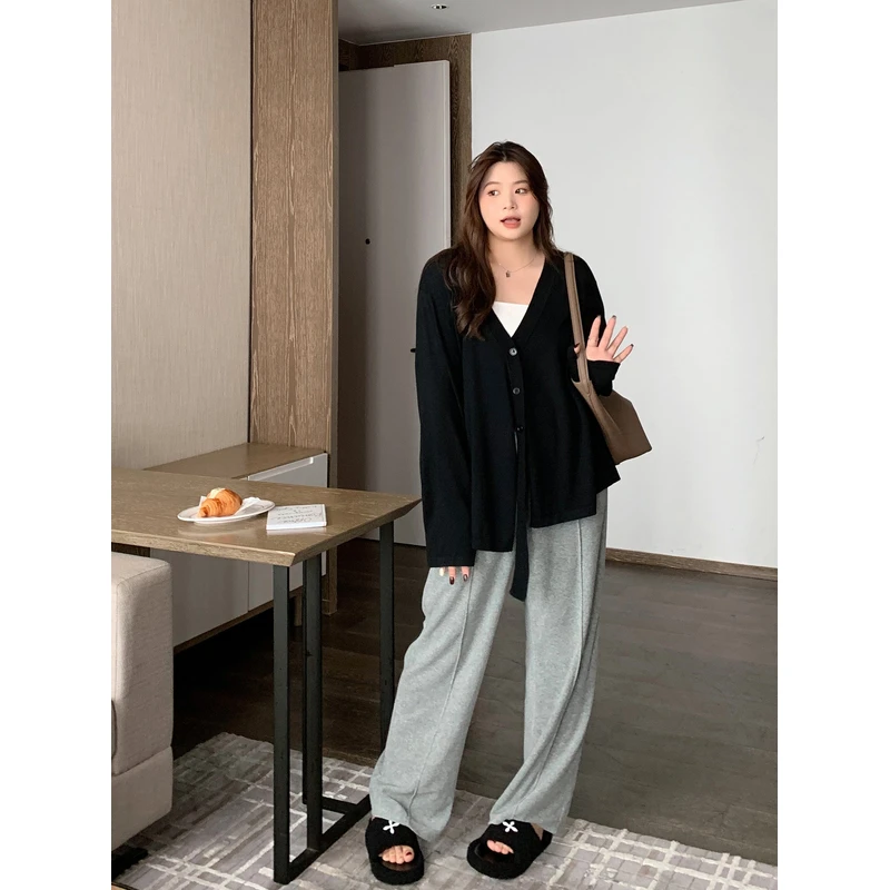 【ALINDM年终大清仓】胖mm显瘦遮肚上衣200斤黑色v领针织DM22150