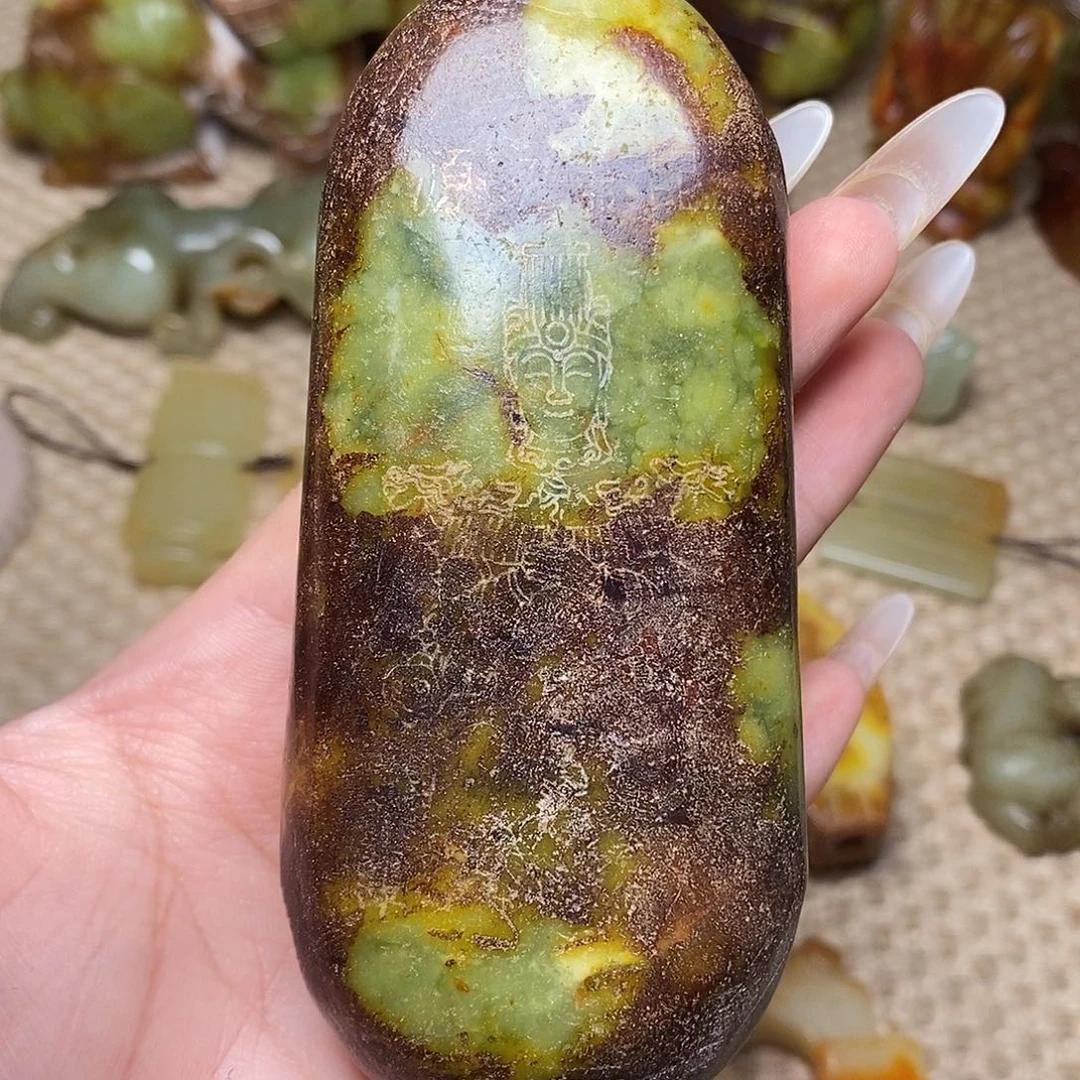 未镶嵌蛇纹石玉颈饰