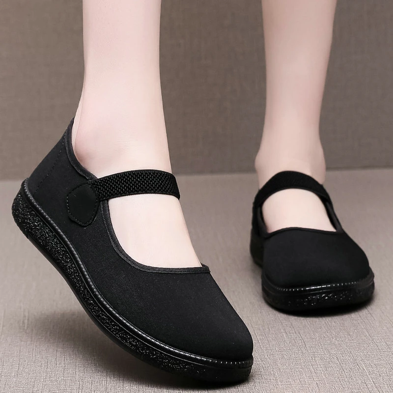 老北京布鞋女单鞋防滑软底平底黑色工作鞋宽松胖脚透气酒店上班鞋