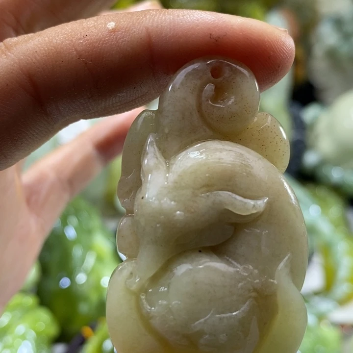 岫玉未镶嵌岫玉吊坠