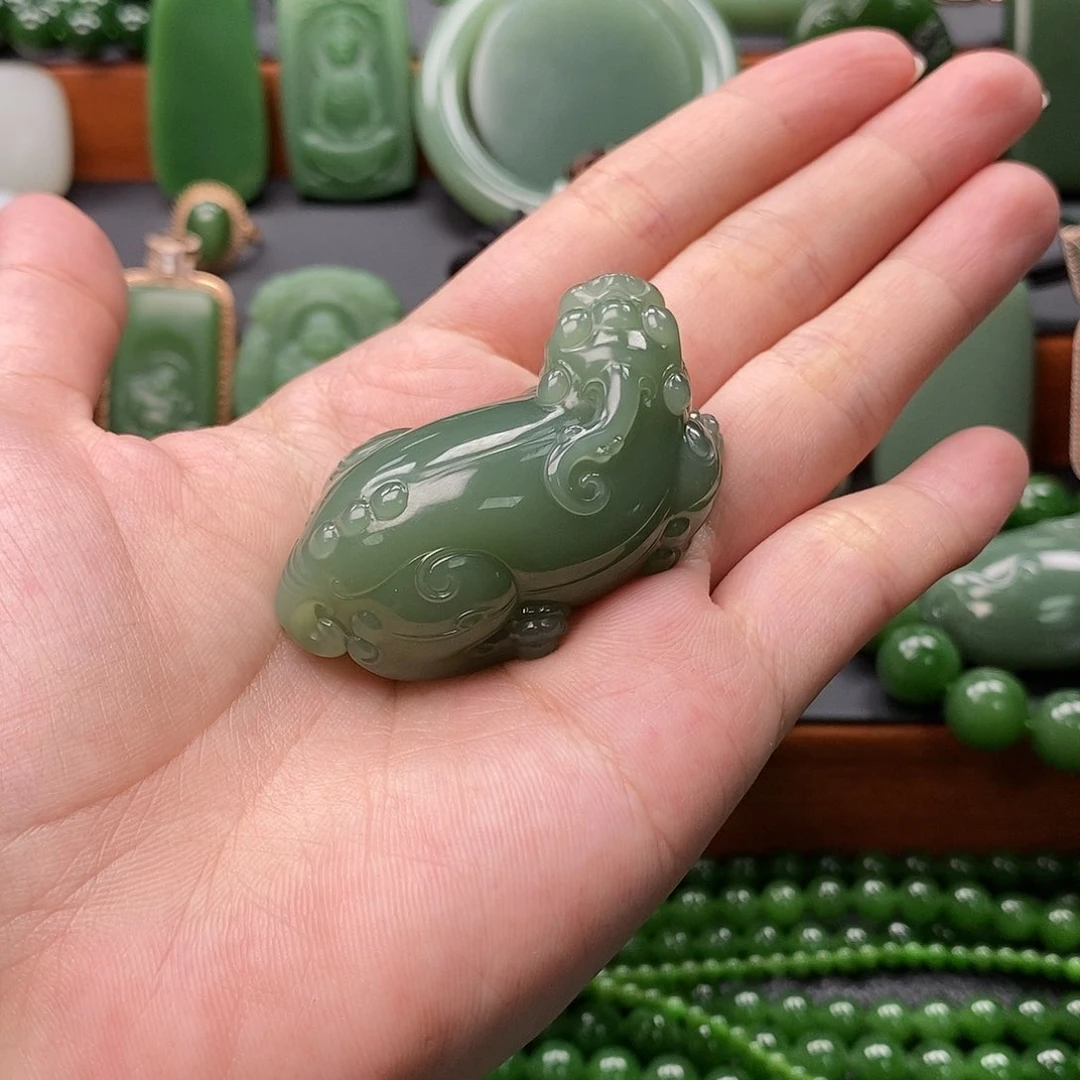 和田玉未镶嵌颈饰?***?碧玉粉青貔貅