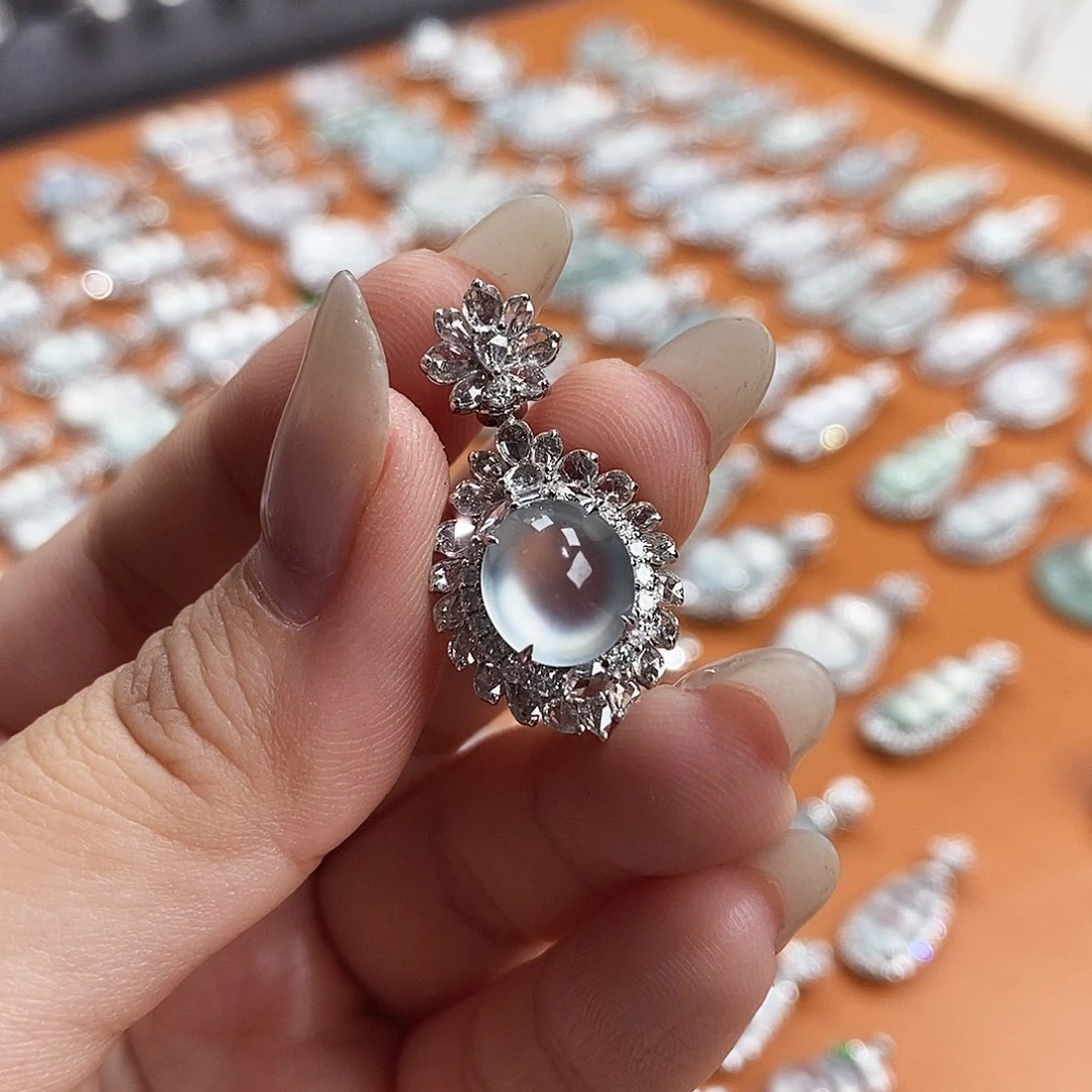 翡翠未镶嵌颈饰天然缅甸a货翡翠