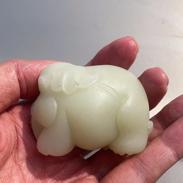 和田玉未镶嵌把件