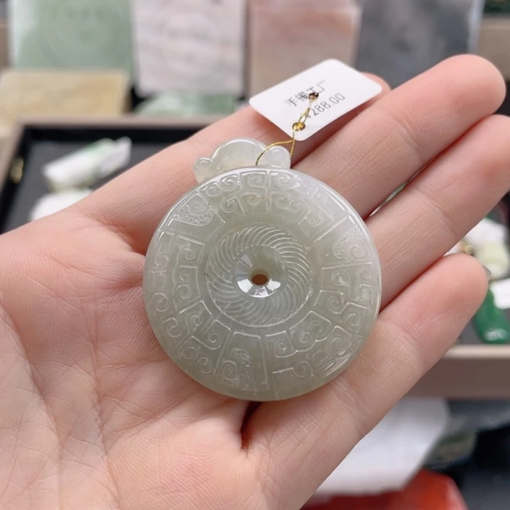 独山玉未镶嵌颈饰