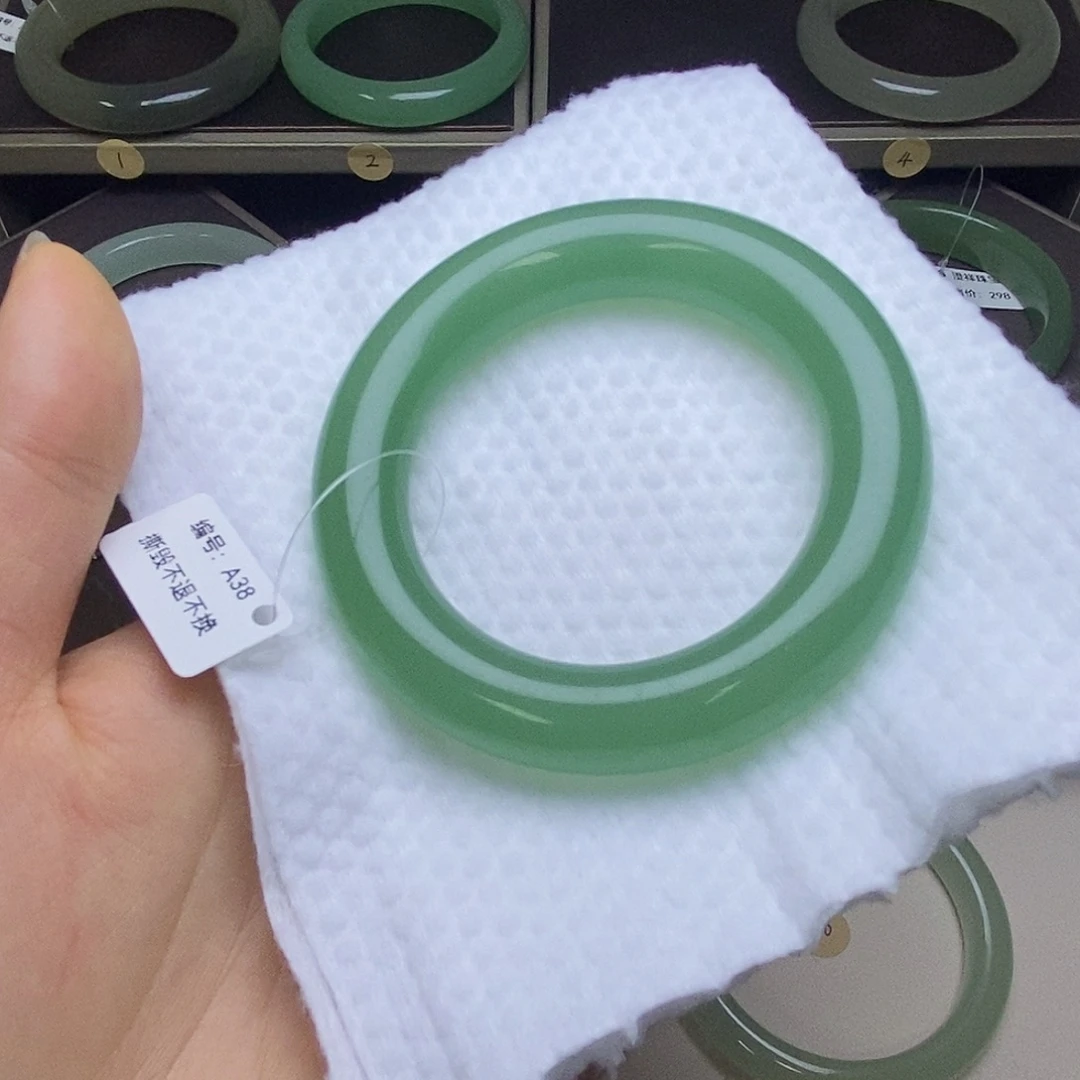 东陵石未镶嵌手镯