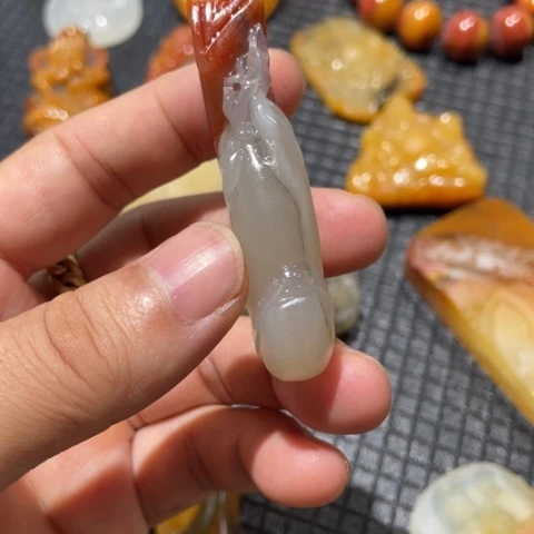 【闪购商品】未镶嵌石英质玉（黄龙玉）颈饰A*@