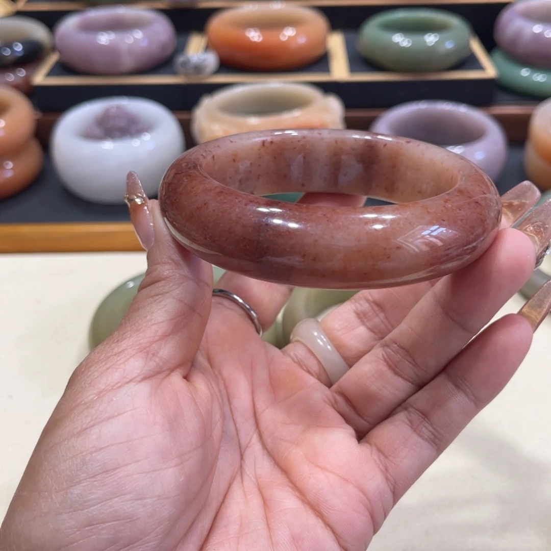 未镶嵌手镯石英岩玉