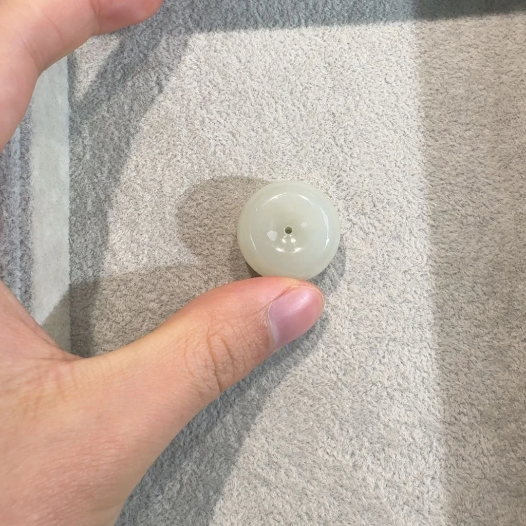 和田玉未镶嵌吊坠(赠链)25.7平安扣