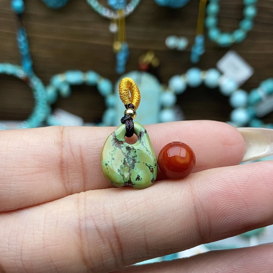 南红玛瑙未镶嵌侧挂