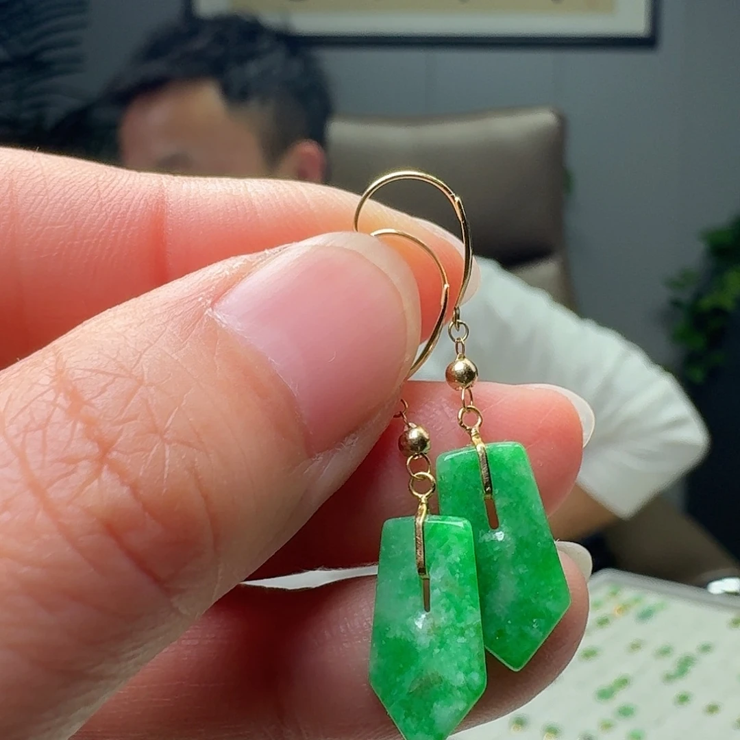 翡翠18K金镶嵌耳饰天然