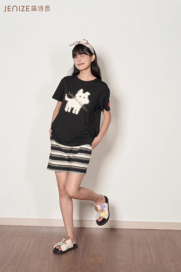 印花慵懒惬意休闲T极具感染力黑白条纹裤夏季