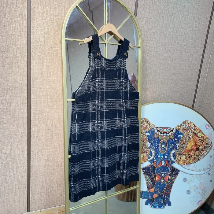 BM834孕妇黑色格子背带裙90-140