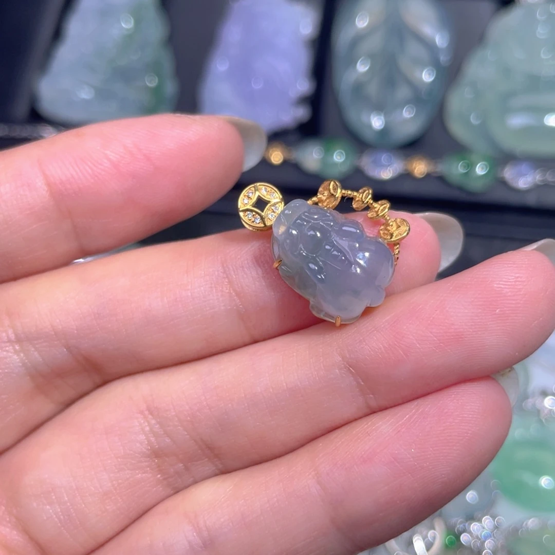 颈饰18K金镶嵌翡翠翡翠