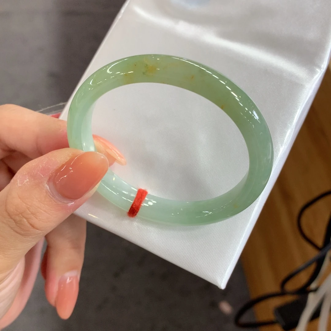 翡翠未镶嵌手镯天然Ａ货翡翠50贵妃