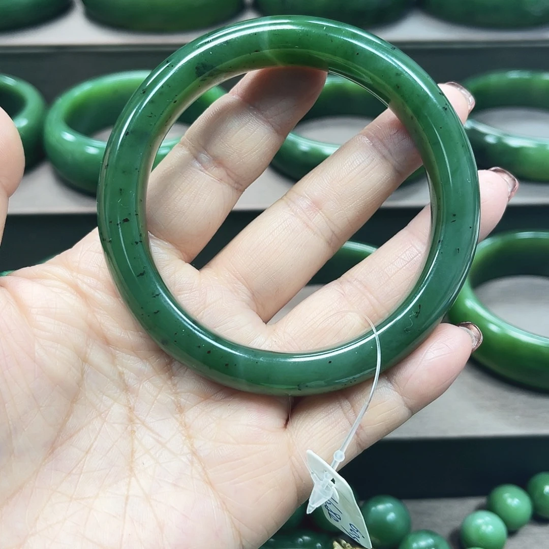 和田玉（碧玉）未镶嵌手镯
