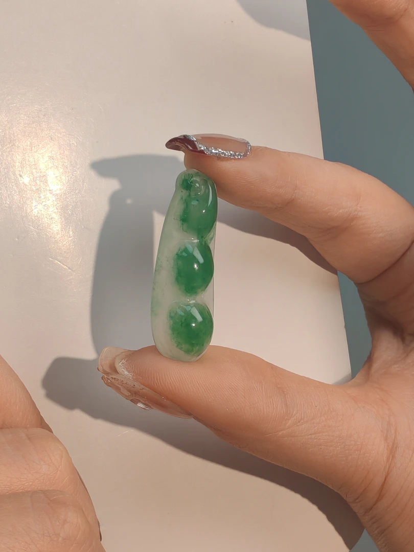 非洲翠石英质玉四季豆