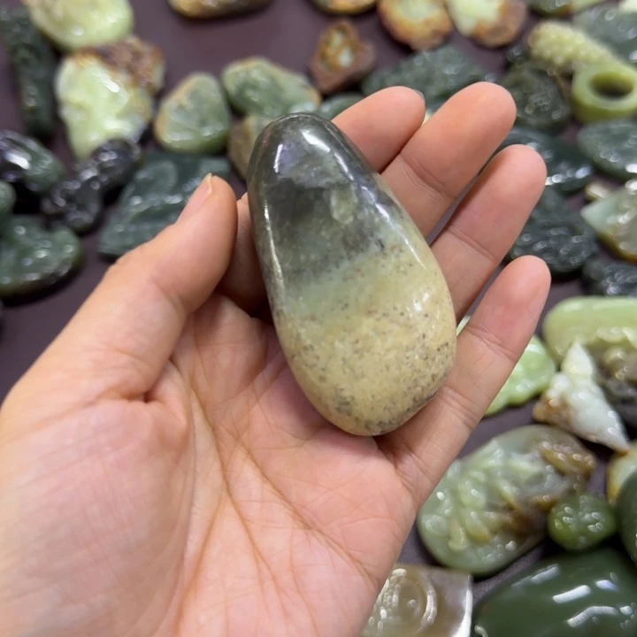 颈饰未镶嵌岫岩河磨玉（透闪石质玉）