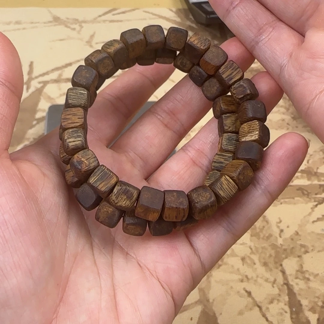 沉香手串白棋方珠多样性发货1条6克