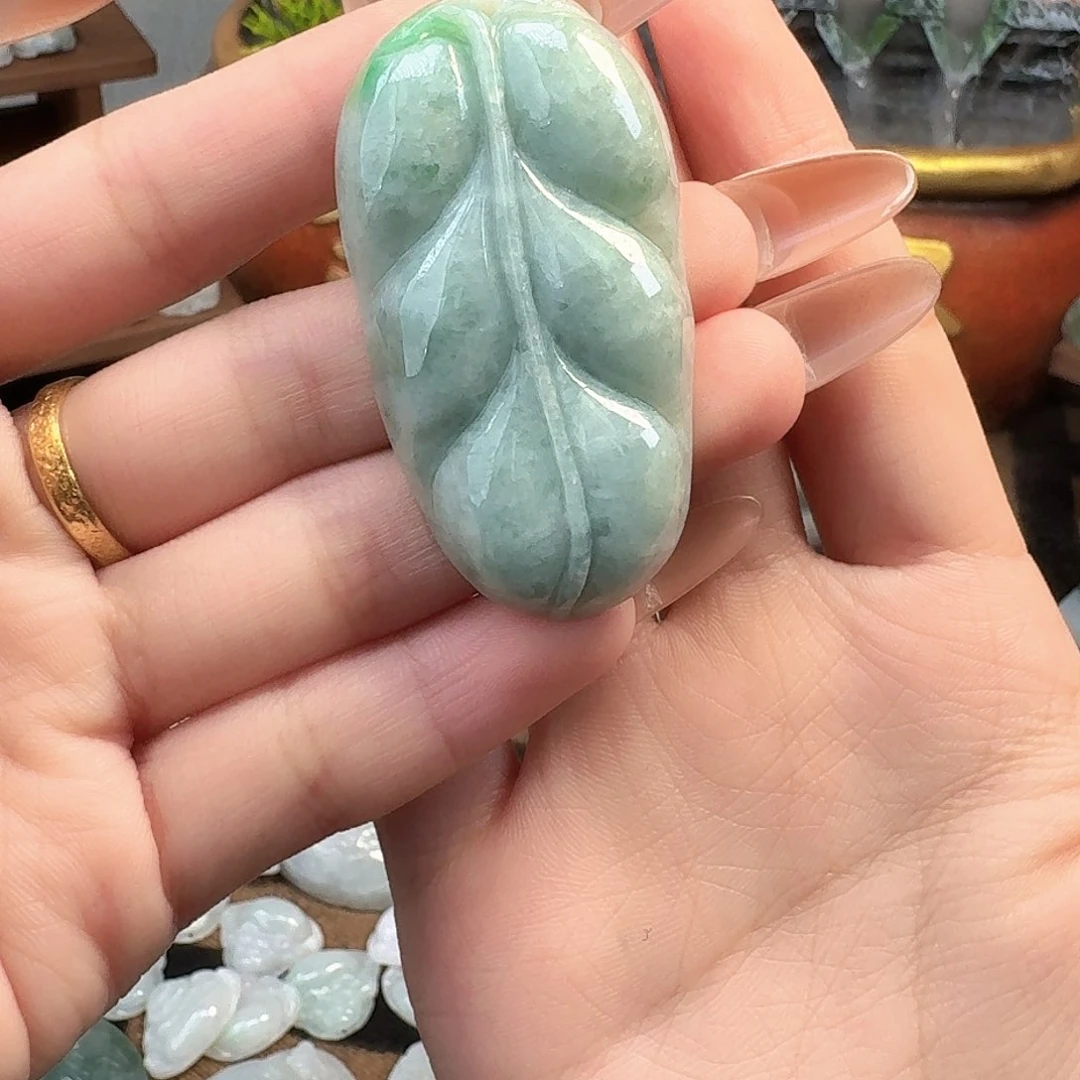 翡翠未镶嵌颈饰天然A货