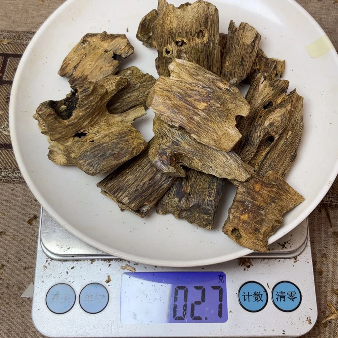 沉香木手把件奇楠块料102 克。。。
