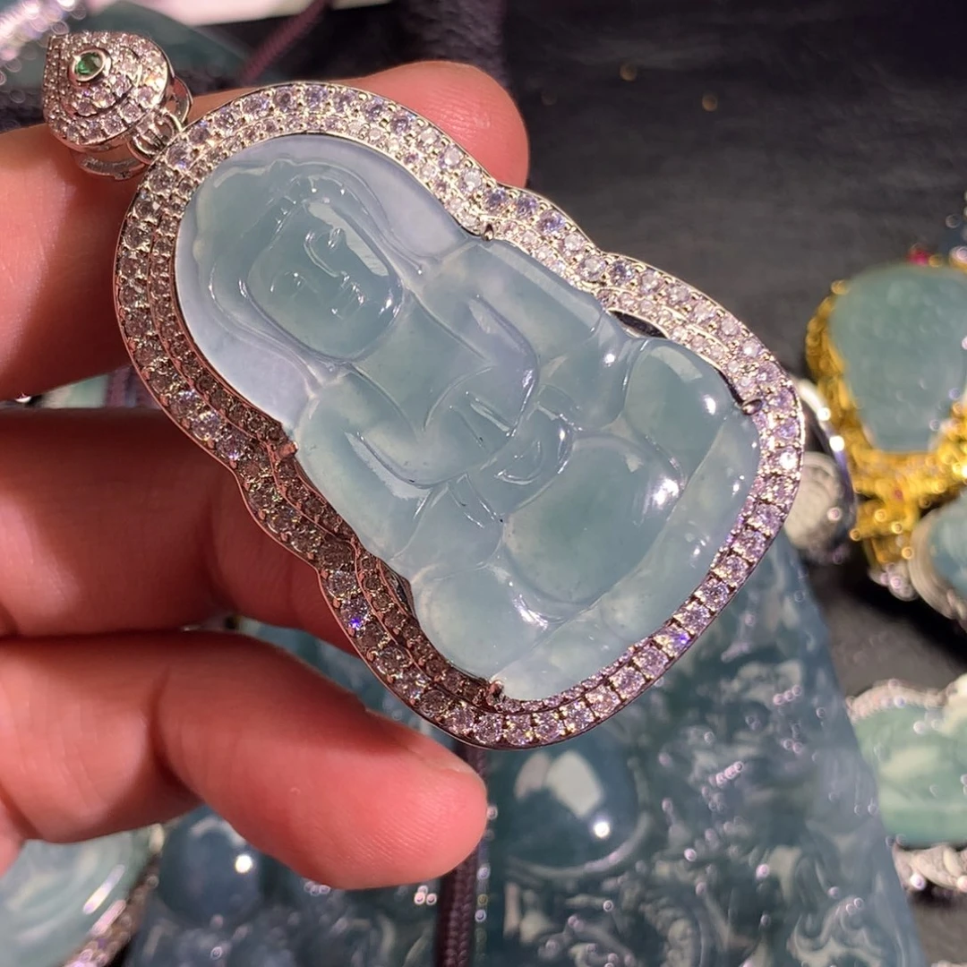 翡翠颈饰未镶嵌观音