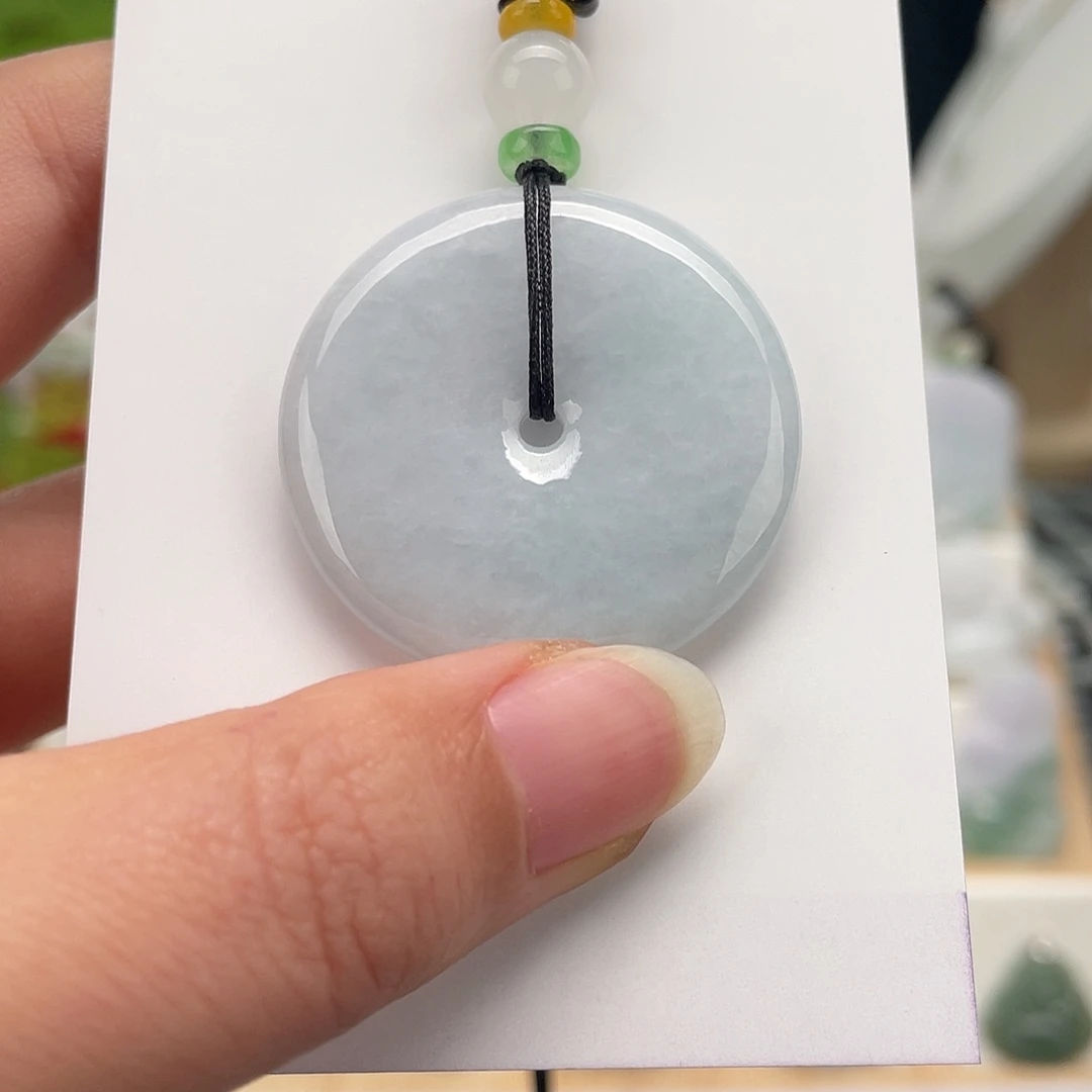 翡翠未镶嵌颈饰平安扣