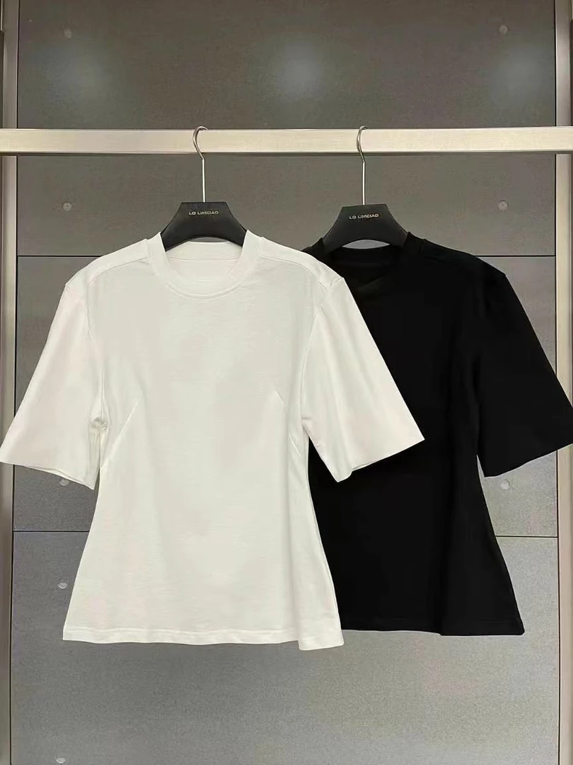 LIMCIAO新款 好爱这个纯色T恤 很有型