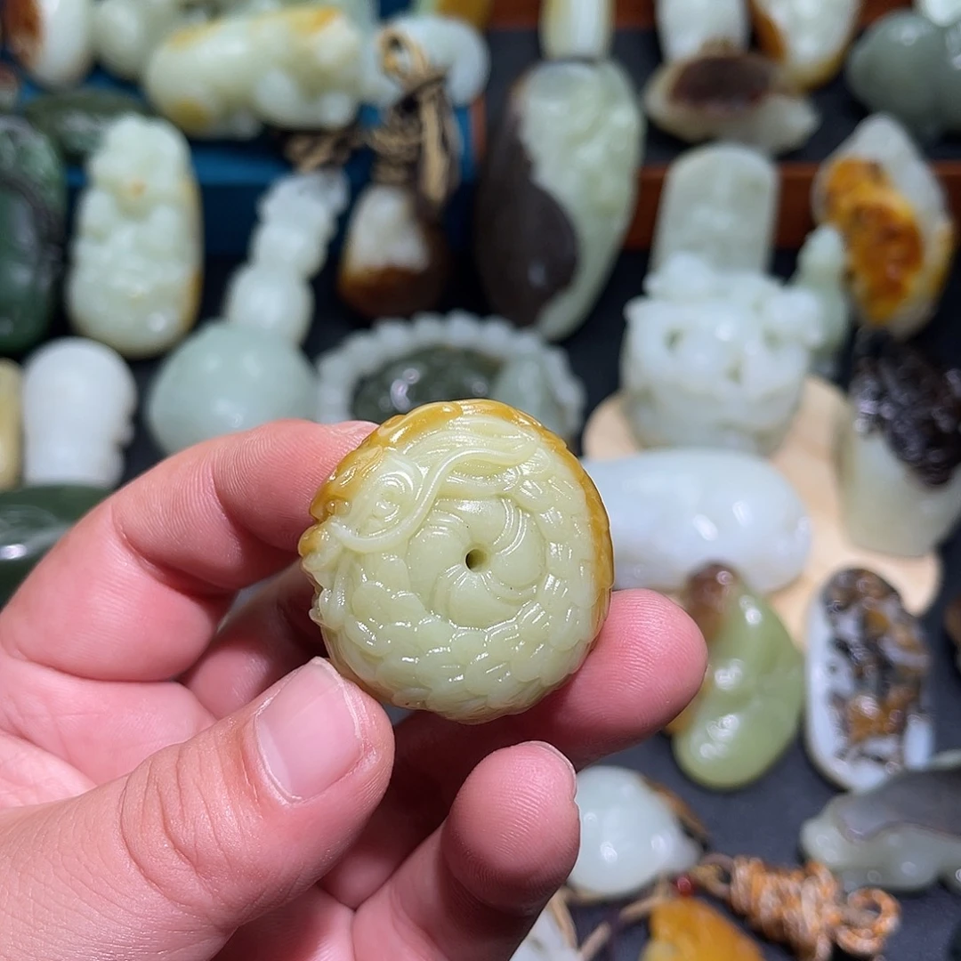 和田玉未镶嵌挂件