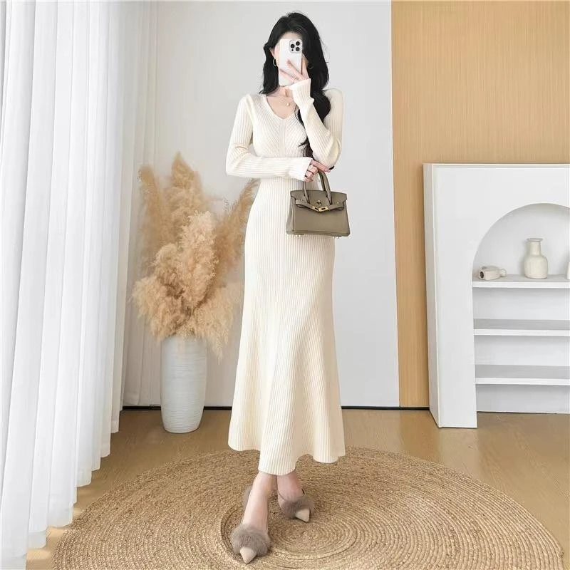 秋冬配大衣内搭毛衣裙女气质显瘦外穿甜美长袖修身过膝针织长裙子