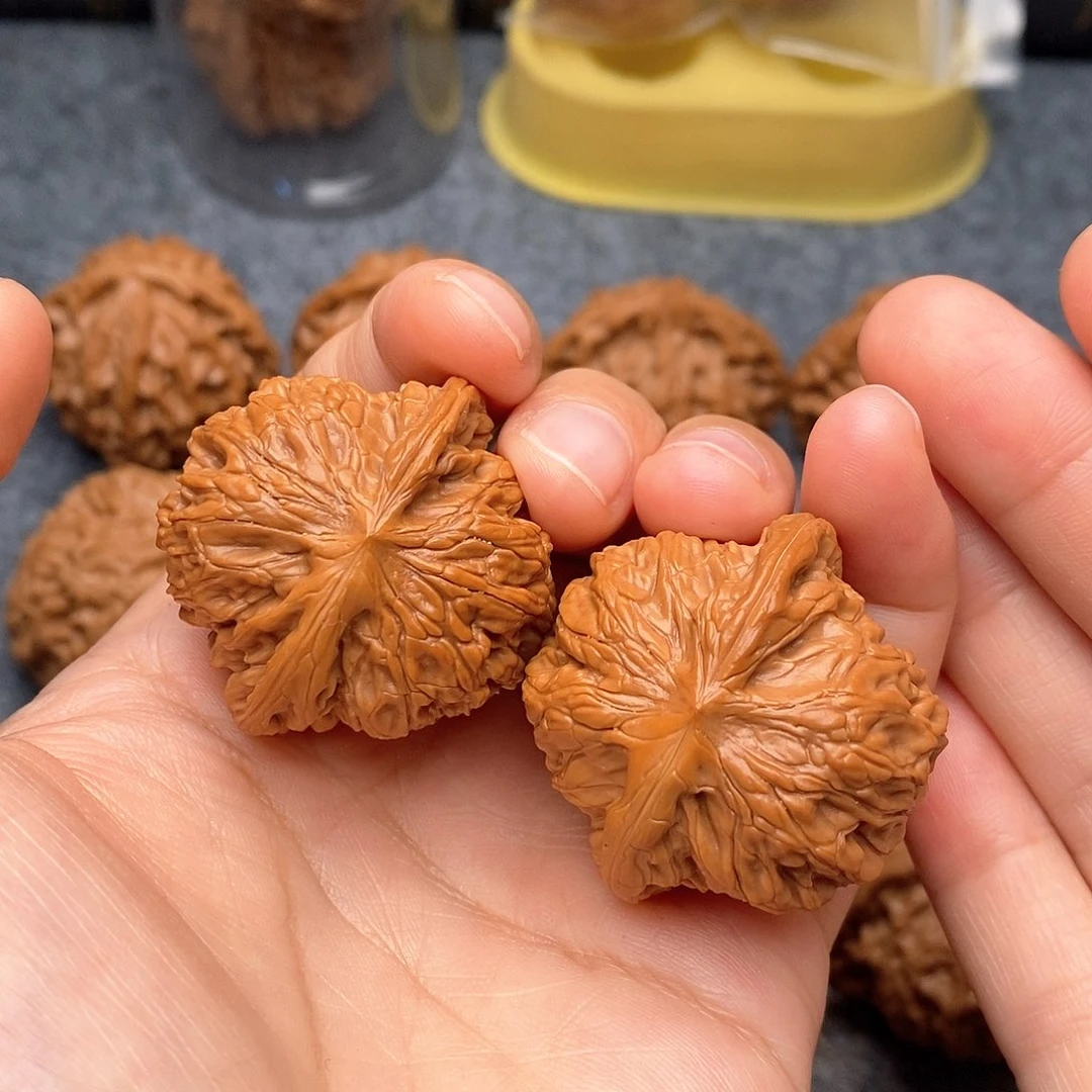 文玩核桃把件山地红皮磨盘38精品