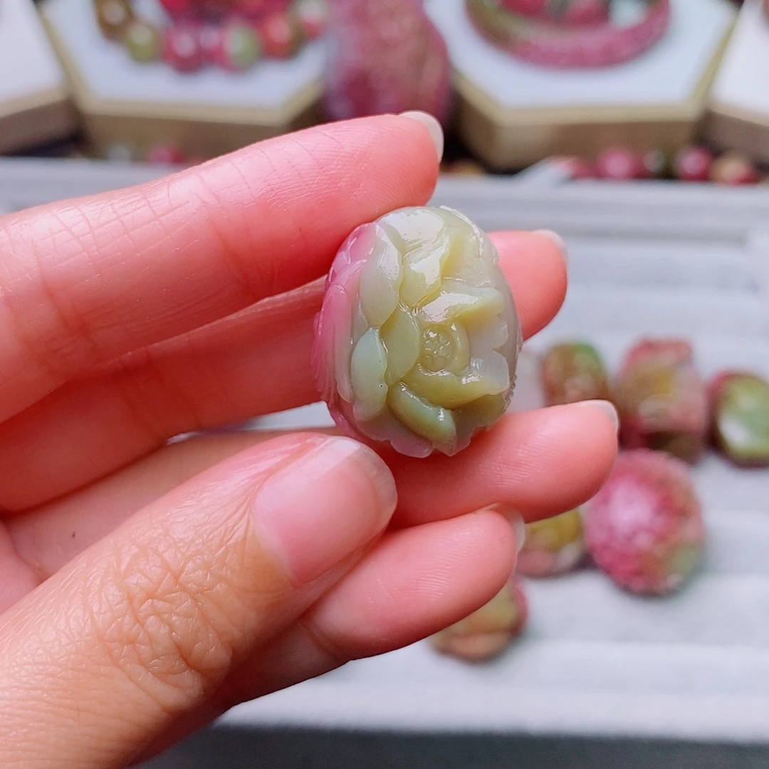 白***书玛瑙/玉髓未镶嵌珠宝奇石盐源玛瑙定制