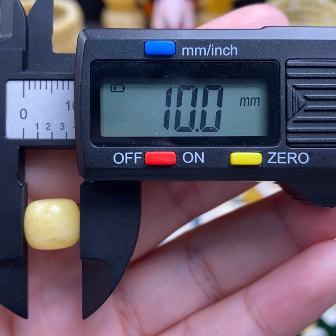 蜜蜡未镶嵌珠宝奇石