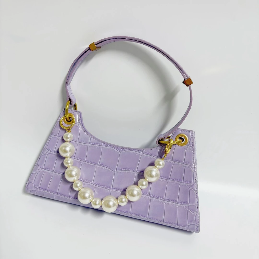 时尚百搭女款包包*