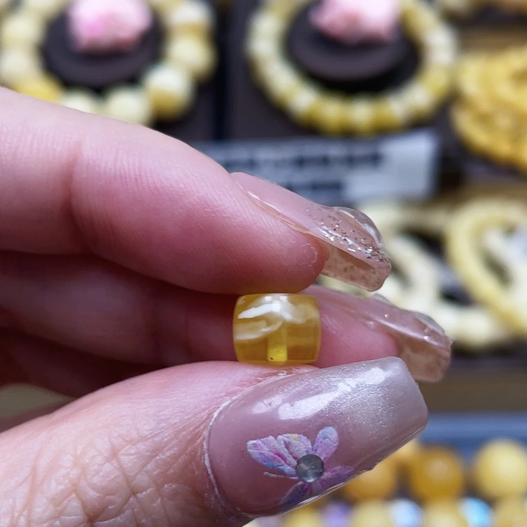 琥珀珠宝奇石未镶嵌8.4×6.6mm瑕疵