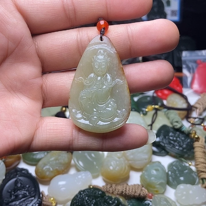 颈饰未镶嵌和田玉