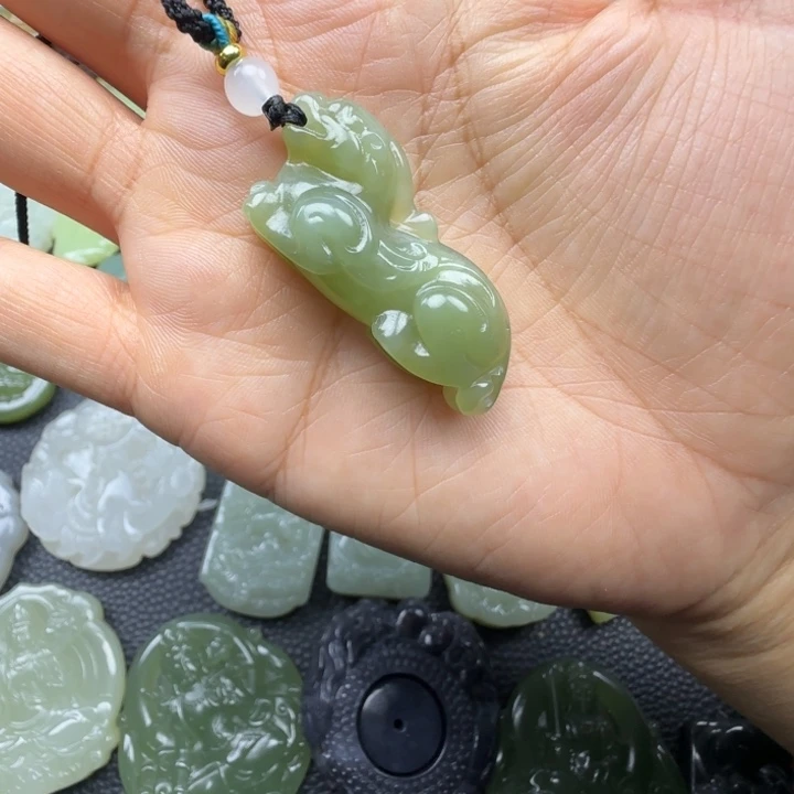 和田玉未镶嵌珠宝奇石