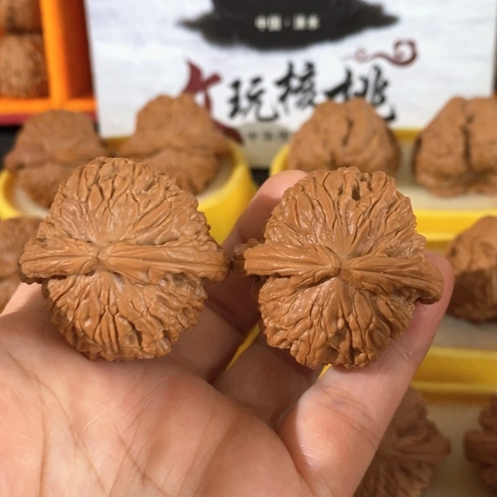 文玩核桃把件白狮子全品 38