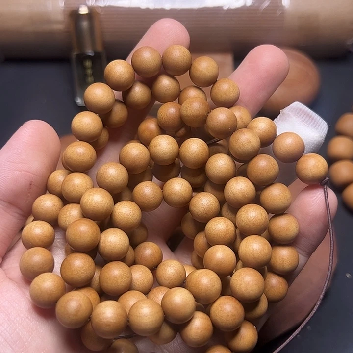 檀香木1.0*108顺纹沉水级
