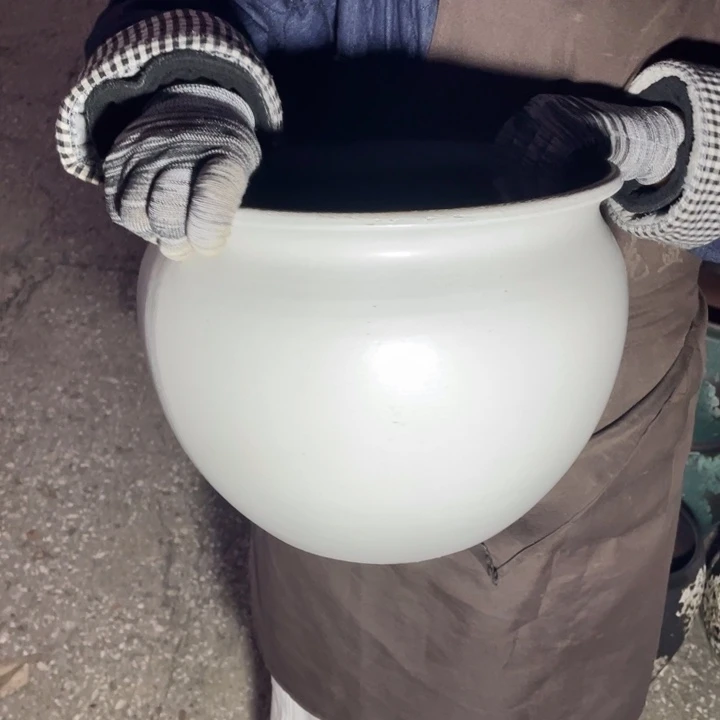 紫砂花盆口30高25瑕疵瑕疵