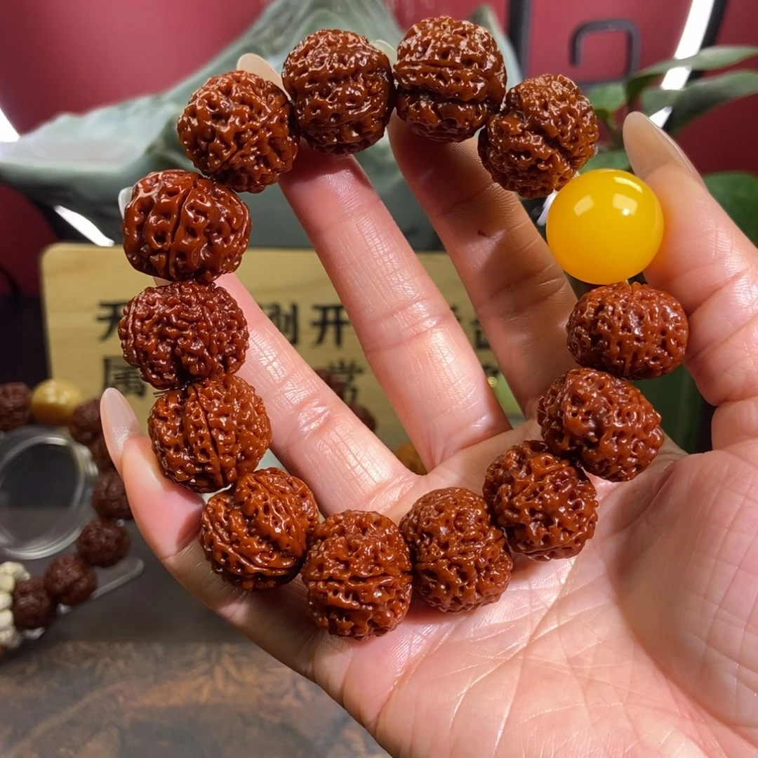 金刚菩提吊坠521黄。