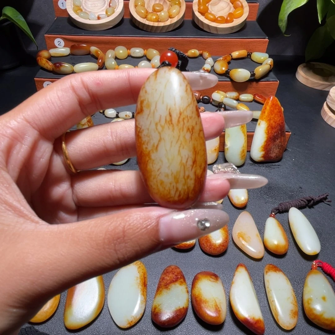 和田玉未镶嵌颈饰火*筒
