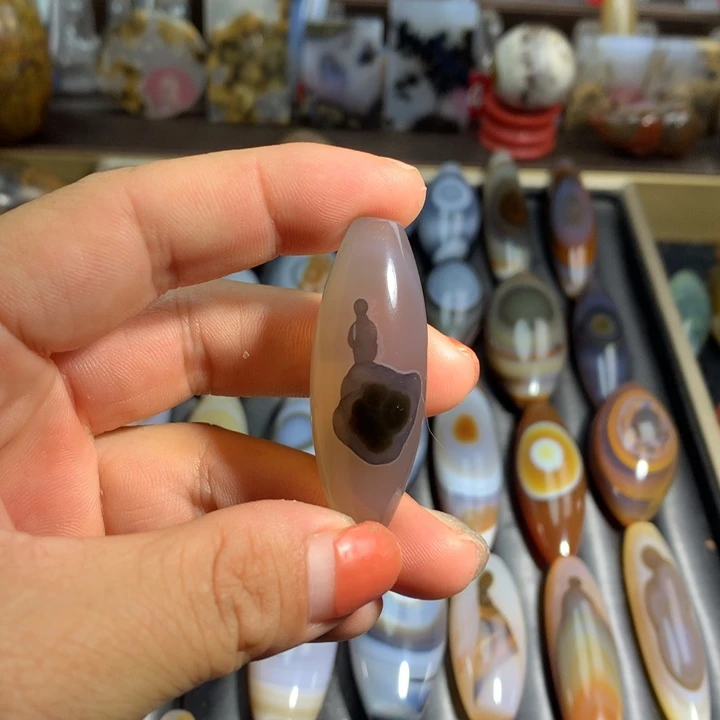 玛瑙/玉髓颈饰未镶嵌吊坠