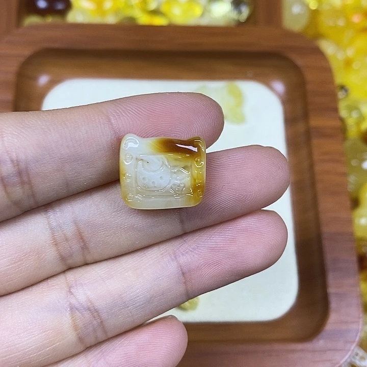 吊坠橄榄核电视机101
