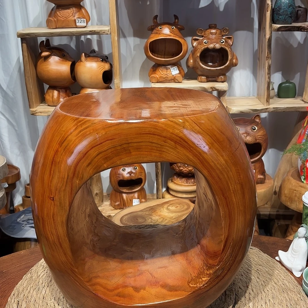 香樟木根雕凳子一物一拍编号135长30宽29高39