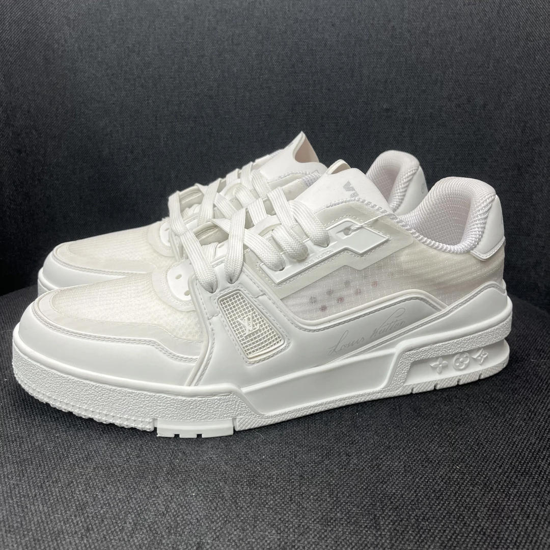 未使用 LouisVuitton/路易威登 LV trainer 新款纯白色美洲杯奢鞋