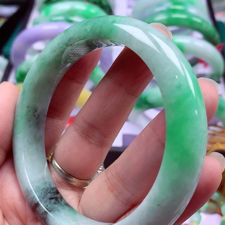 翡翠未镶嵌手镯翡翠