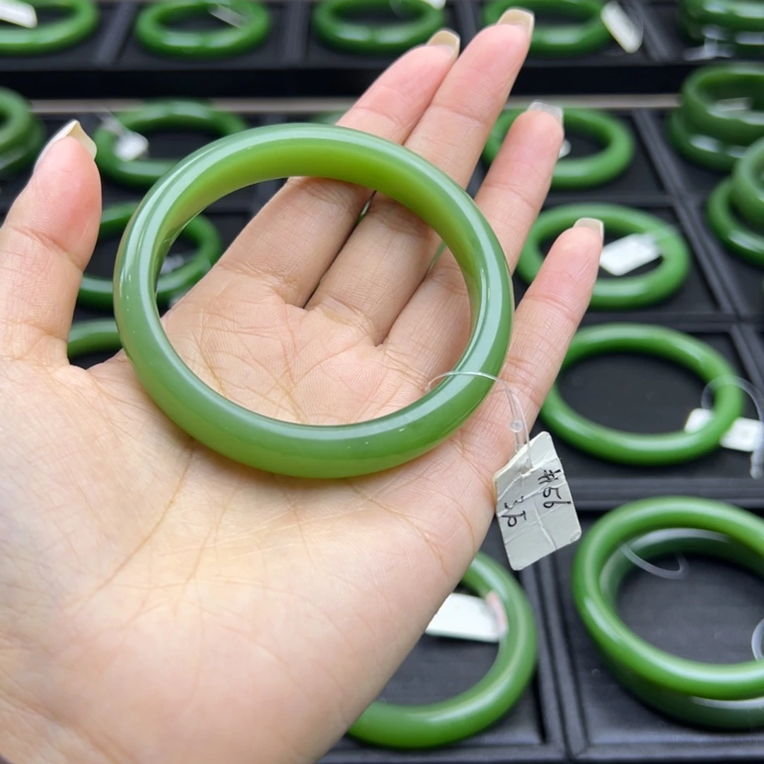 和田玉（碧玉）未镶嵌手镯