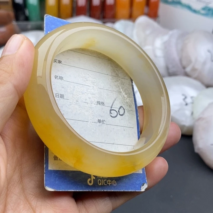 石英质玉未镶嵌手镯