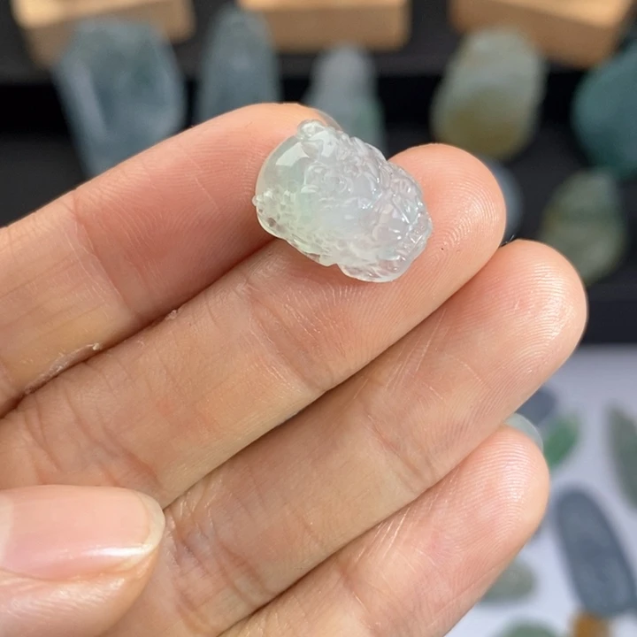 定制翡翠未镶嵌龙头